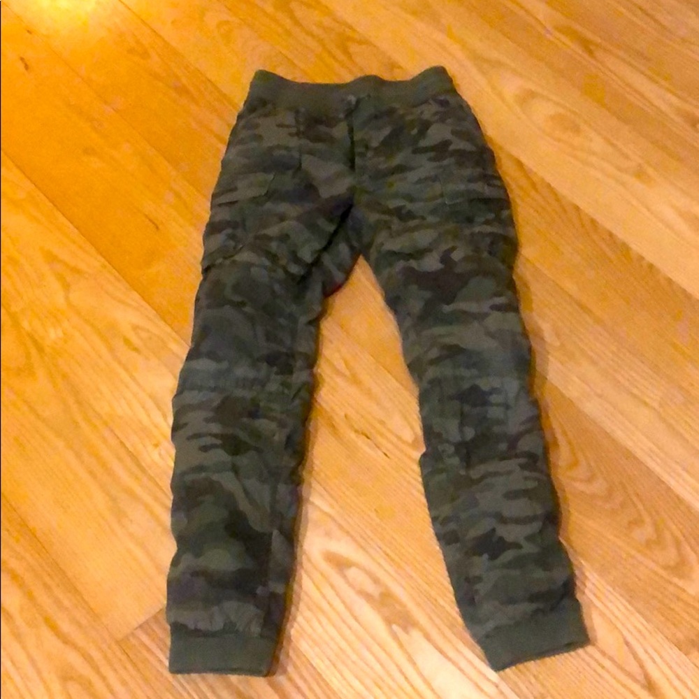 Gap Jersey lined camo pants